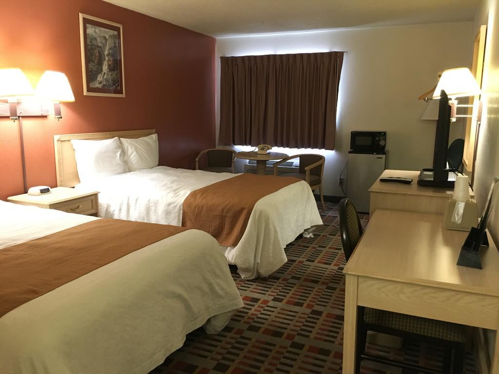 Anderson Chesterfield Travel Inn Daleville Экстерьер фото
