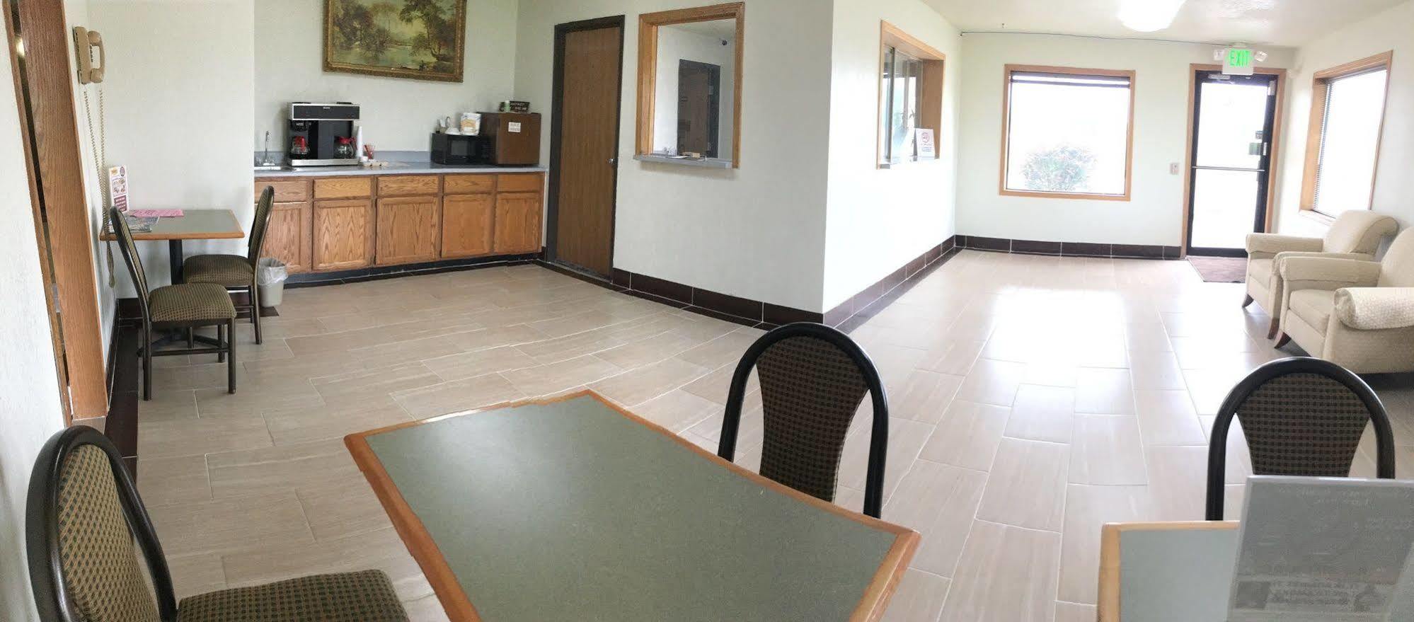 Anderson Chesterfield Travel Inn Daleville Экстерьер фото